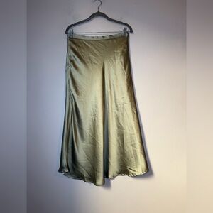 COMMENSE green satin like midi skirt size M